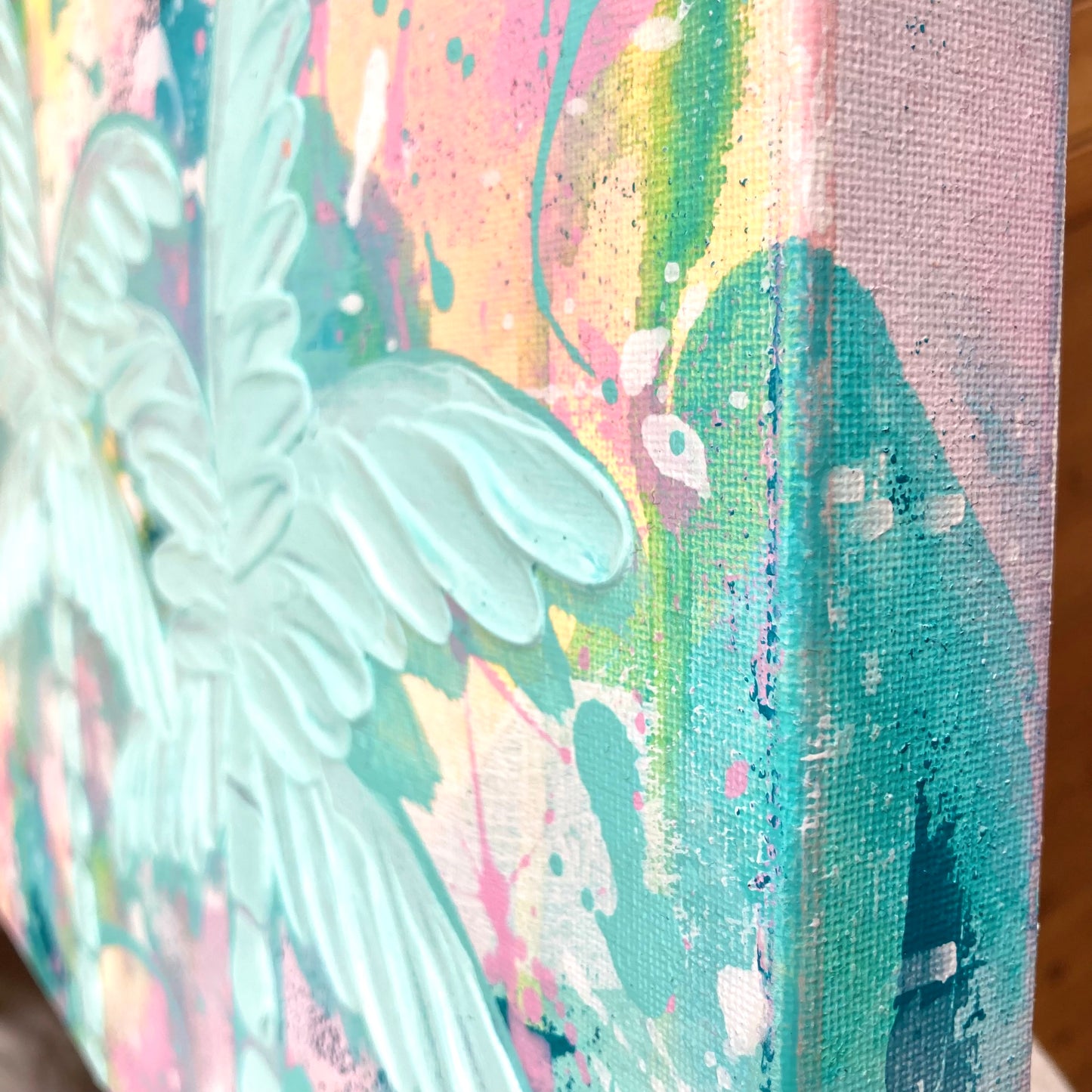 Up close shot of the painted edges